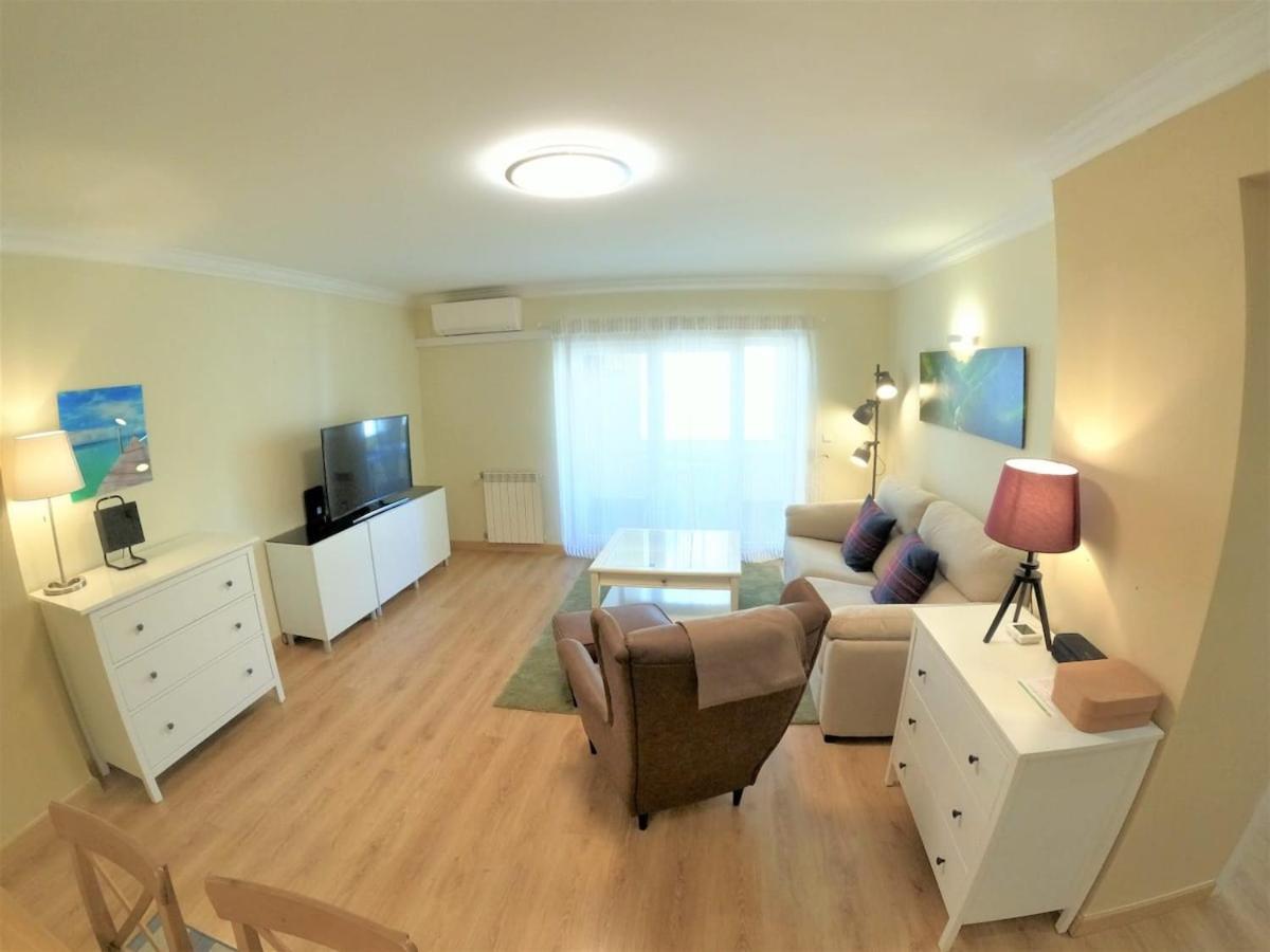 Carnaxide Modern T1 Apartment W Balcony In Carnaxide Oeiras Lisbon Buitenkant foto