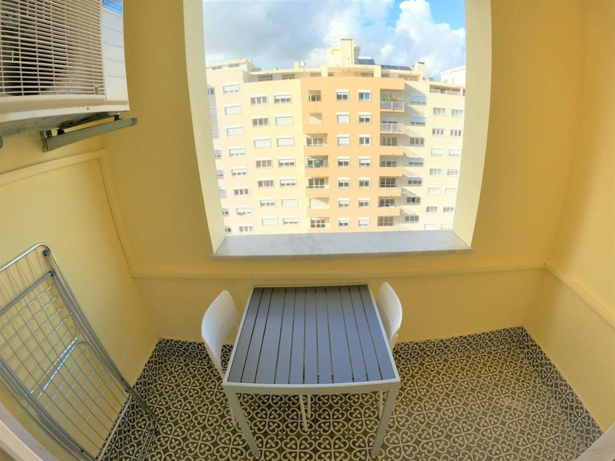 Carnaxide Modern T1 Apartment W Balcony In Carnaxide Oeiras Lisbon Buitenkant foto