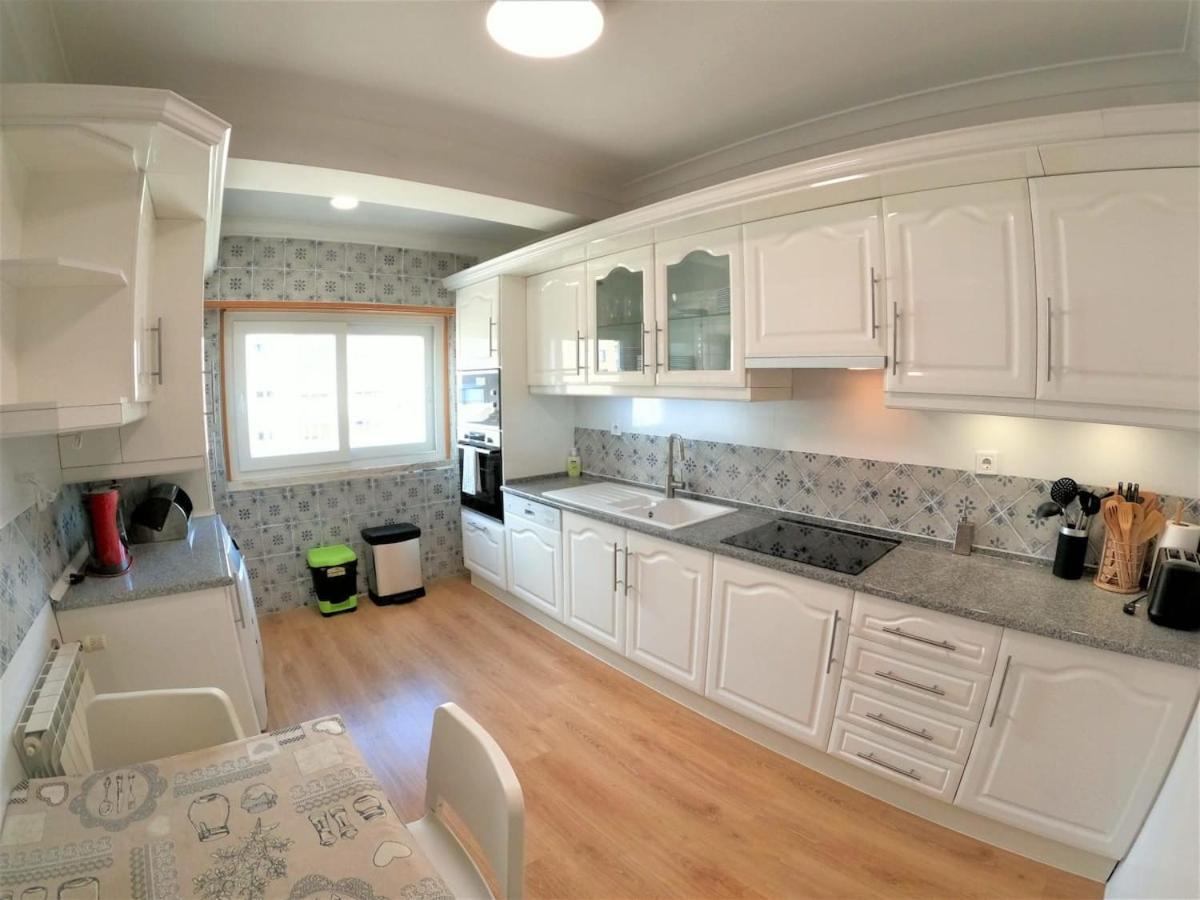 Carnaxide Modern T1 Apartment W Balcony In Carnaxide Oeiras Lisbon Buitenkant foto