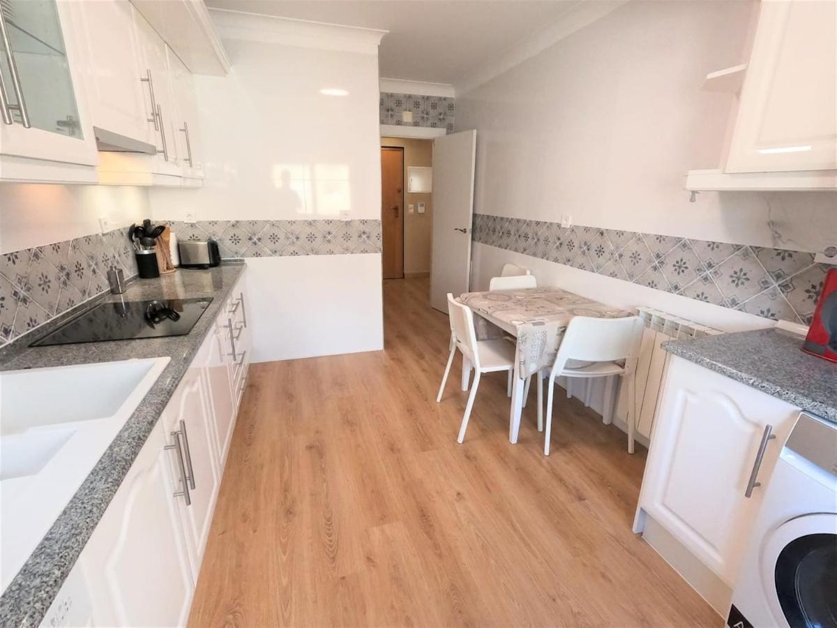 Carnaxide Modern T1 Apartment W Balcony In Carnaxide Oeiras Lisbon Buitenkant foto